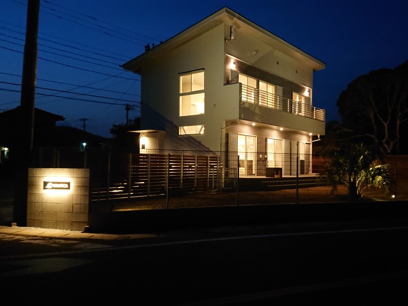 F様邸 南房総市の外観とドッグラン